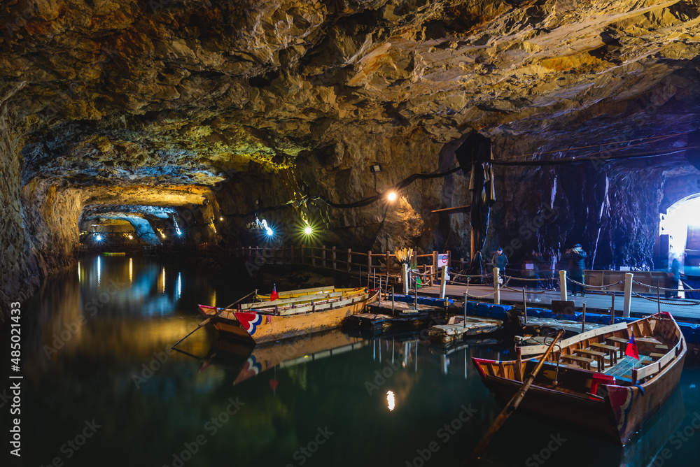 Obraz premium Tourist boat jetty of Beihai Tunnel in nangan, Matsu, Taiwan