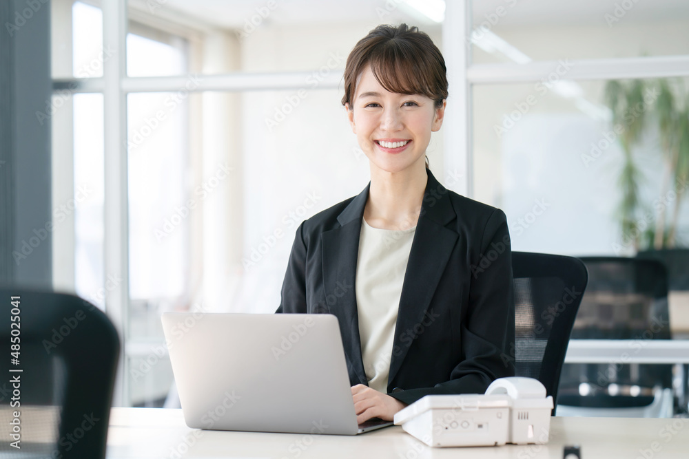 ビジネス・女性 ビジネス・女性