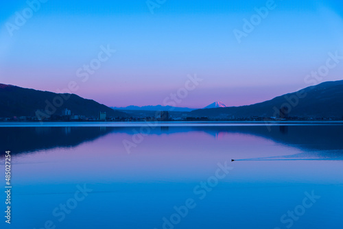 Wallpaper Mural 富士山と諏訪湖の夕暮れ Torontodigital.ca