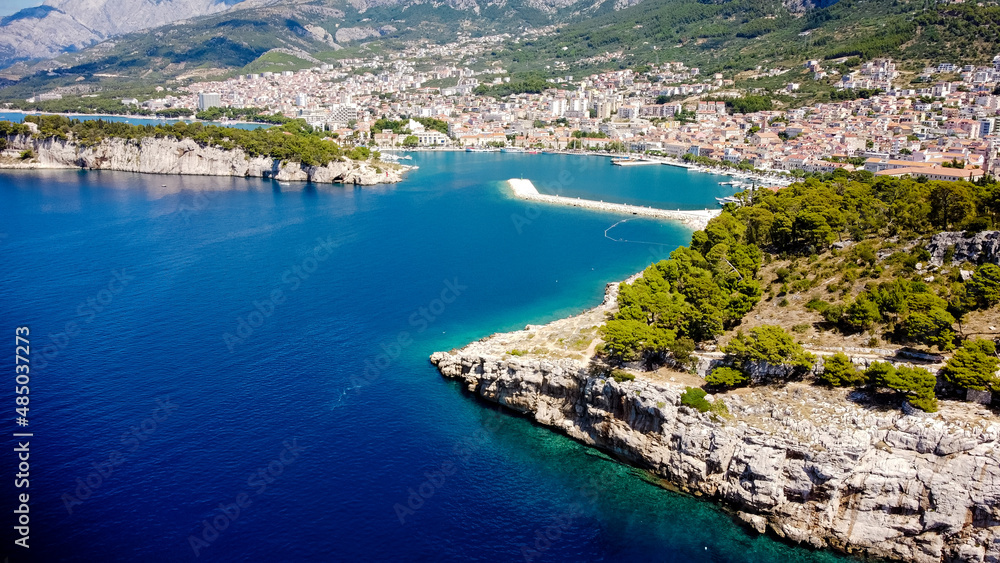 Croatia is a country with many beautiful beaches and Makarska is one of them. Makarska is a coastal town in the southwestern part of Croatia, mainly inhabited by Croats. In this video, you can see som