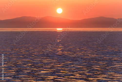 Fototapeta Naklejka Na Ścianę i Meble -  sunset over sea