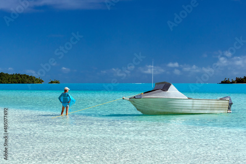 Tableau sur toile Luxury vacation at a tropical lagoon on Tapuaetai (One Foot Island) in Aitutaki Lagoon in the Cook Islands in the South Pacific