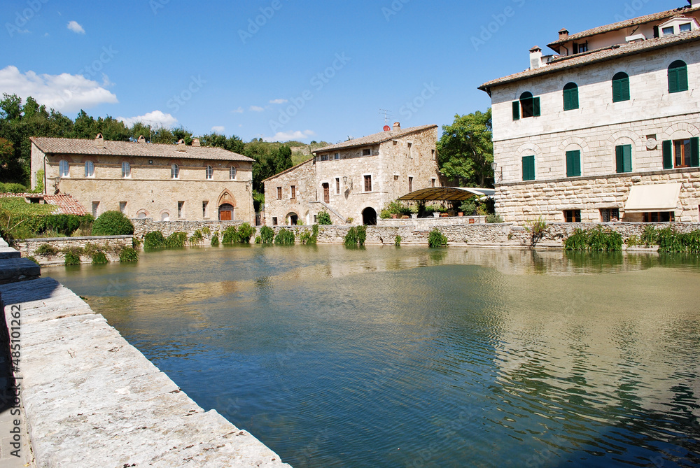 Le antiche terme di Bagno Vignoni in provincia di Siena. Le antiche terme di Bagno Vignoni in provincia di Siena.