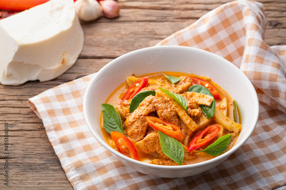 Red curry with young coconut shoot and sliced chicken,Thai spicy food (Kaeng Yod Maphrao) Red curry with young coconut shoot and sliced chicken,Thai spicy food (Kaeng Yod Maphrao)