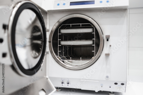 Autoclave for sterilization of medical equipment
