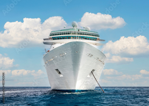 Fotótapéta Cruise ship in Caribbean sea with blue sky