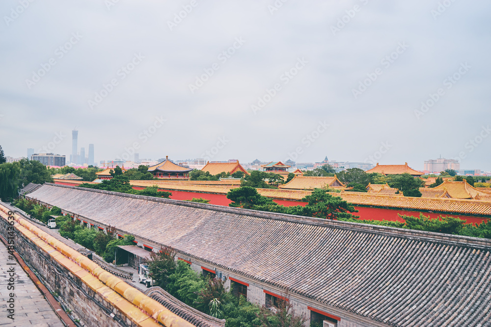 Fototapeta premium Ancient chinese architecture. Tiled roof and decoration. Forbidden City, Beijing, China.