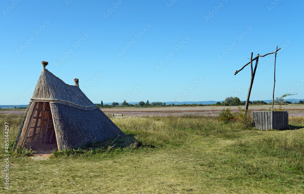Ziehbrunnen und Hirtenhütte bei Illmitz Neusiedler See