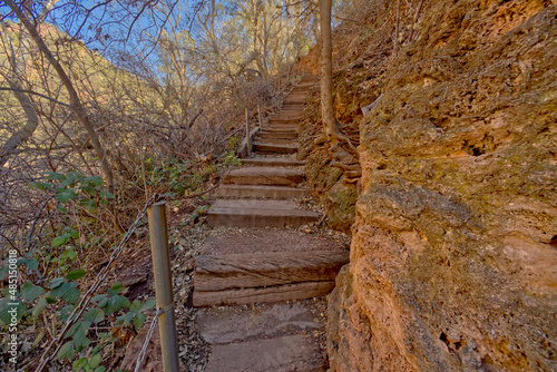 Fotografia Steps to the Waterfall Cliff of Tonto Natural Bridge Park AZ