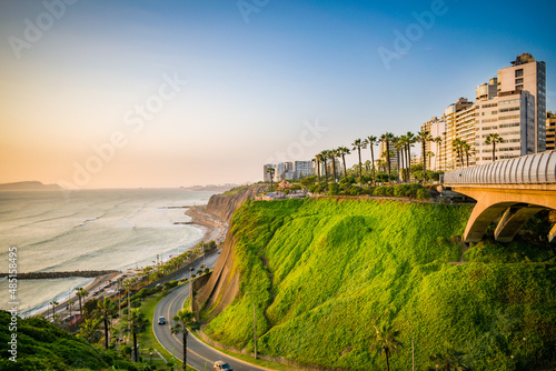 Miraflores, Lima: Foto panoramica del Malecón de Miraflores en la ciudad de Lima, capital de Perú.