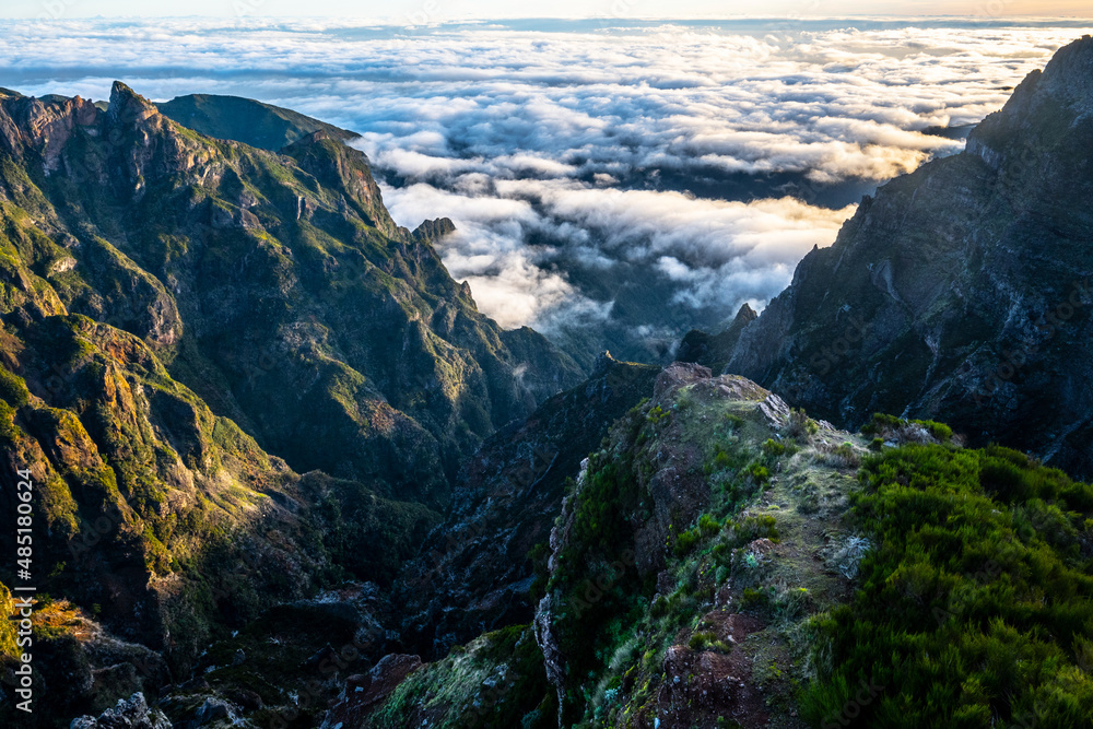 Obraz premium Madeira - From Pico do Arieiro to Pico Ruivo
