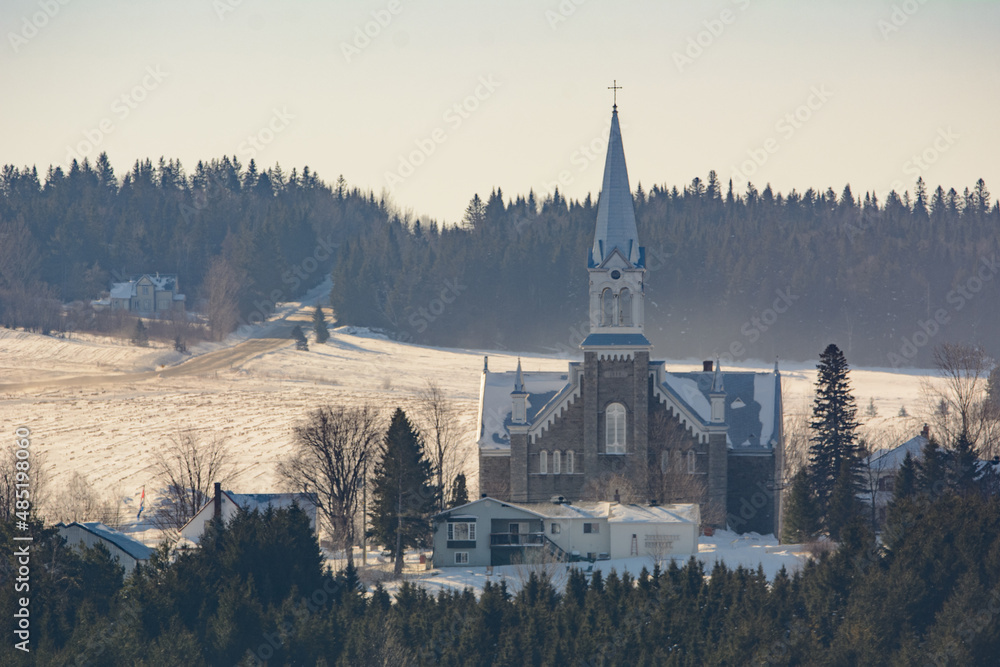 Fototapeta premium Nice church on the Canadian countryside in the province of Quebec