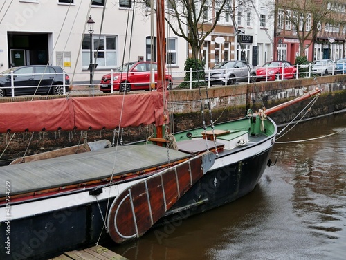 Historisches Schiff im Fleth in Buxtehude photo