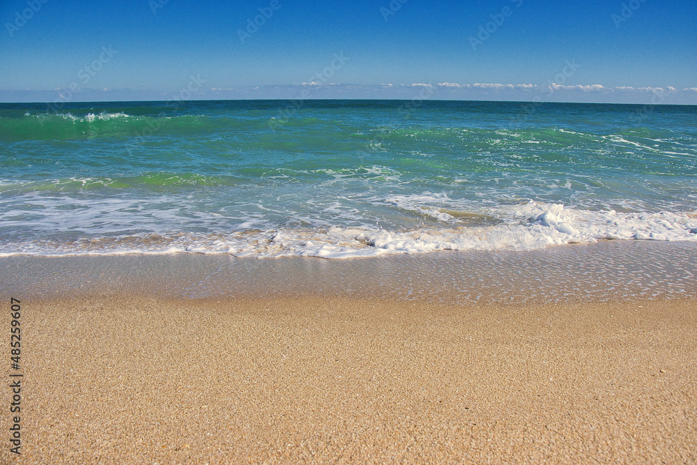 Fototapeta premium Deserted beaches at Spanish House in Sebastian Inlet state park