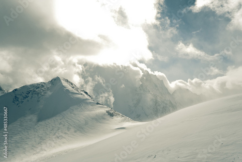 Magnificent Mount Elbrus © Nika Dorofeeva