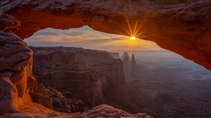 Keuken achterwand Bruin A landscape of the Canyonlands National Park during the sunrise in Utah, USA  © Bettmanphotography/Wirestock