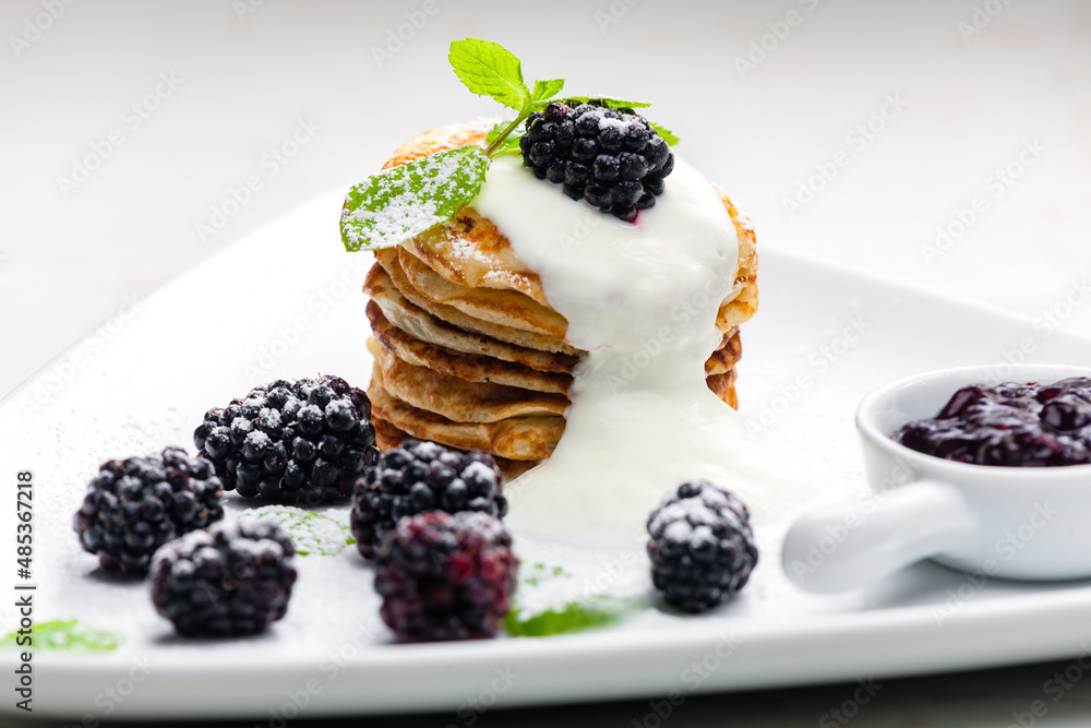 pancakes with blackberries and cream pancakes with blackberries and cream