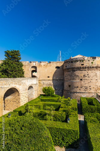 Tableau sur toile Castello Aragonese castel in Taranto, Apulia, Italy