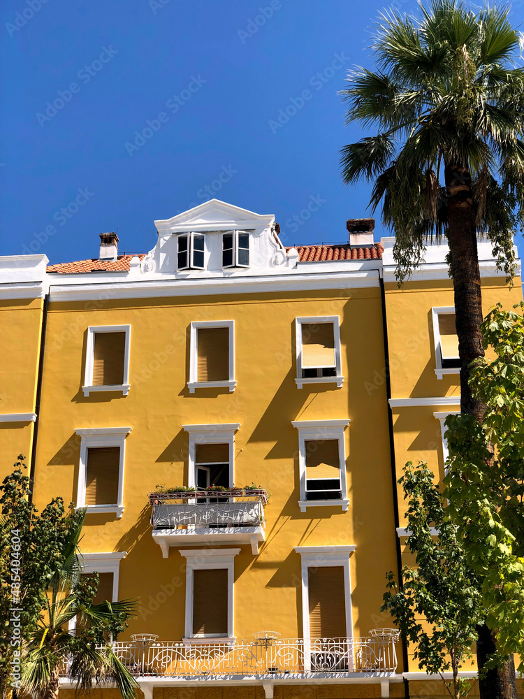Fototapeta premium hotel on the beach