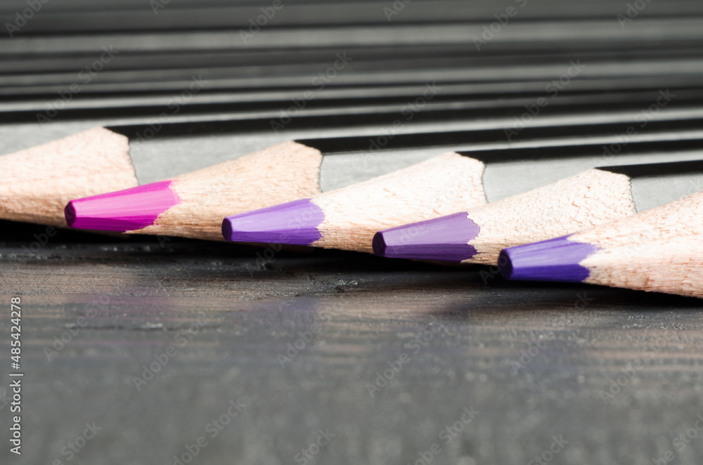 Obraz premium Pencils are on the table