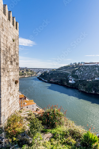Fototapeta Naklejka Na Ścianę i Meble -  Vue sur Porto depuis le Pont Dom-Luís I