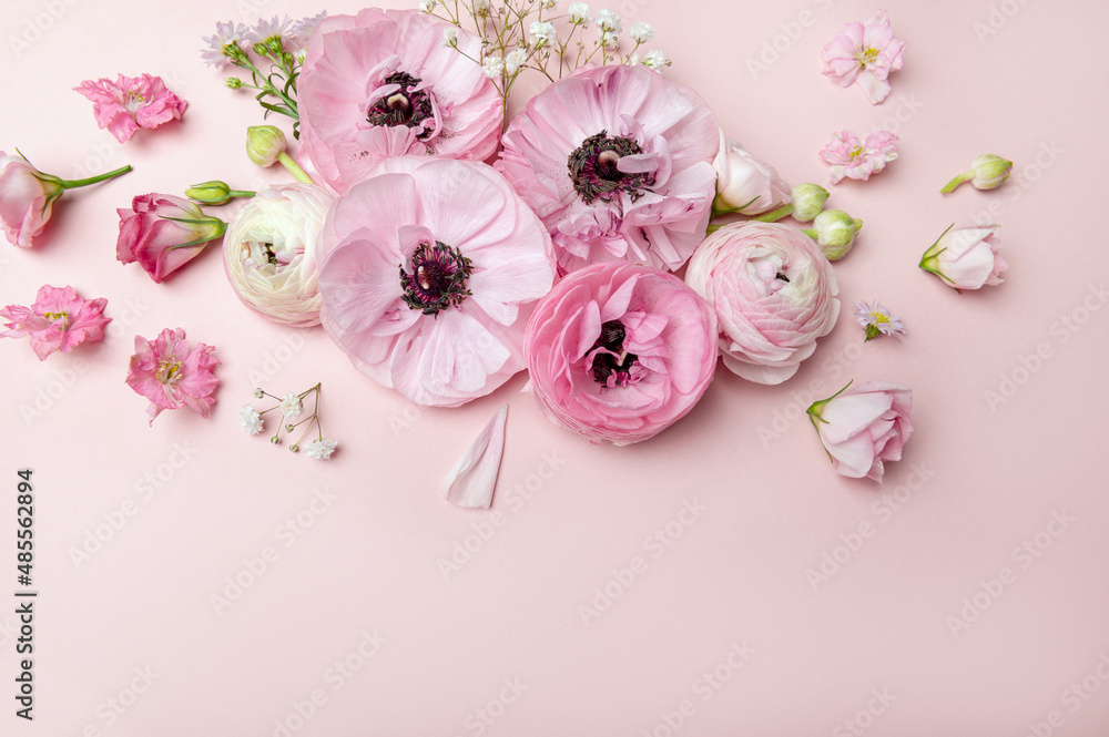 Floral arrangments of tender ranunculus flowers Floral arrangments of tender ranunculus flowers