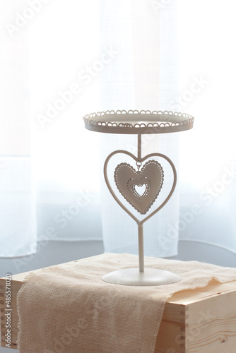 Stand blanco corazón