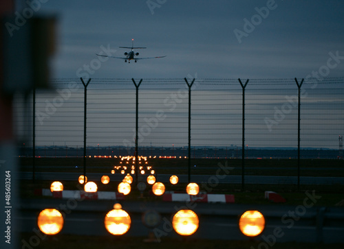 Anflug bei Nacht photo