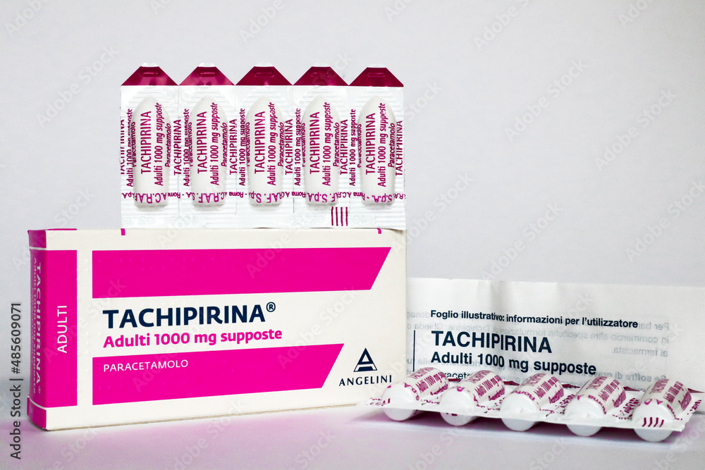 Foto Stock Italy – february 7, 2022: box of TACHIPIRINA 1000 mg  suppositories. Tachipirina contains paracetamol, medication used to treat  fever and pain. Manufactured by Angelini Pharma, Italy | Adobe Stock