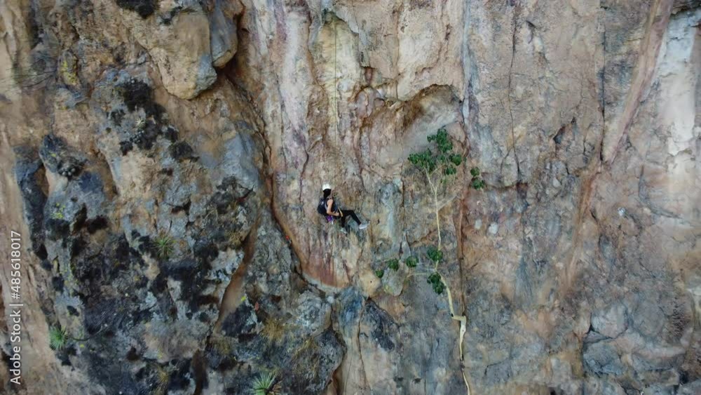 In this video we can appreciate how huge is San Andres fault in proportion with a climber. San Andreas Fault passe trough Jalisco Mexico. Epic Footage In this video we can appreciate how huge is San Andres fault in proportion with a climber. San Andreas Fault passe trough Jalisco Mexico. Epic Footage