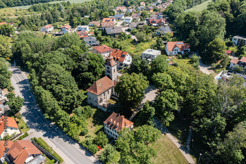 Luftbild evangelische Kirsche Beilngries im Naturpark Altmühltal, Bayern, Deutschland