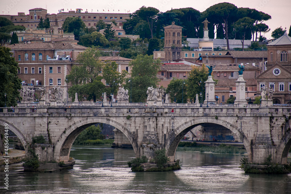 Naklejka premium Rainy day in Rome,. View on Saint Angelo bridge.
