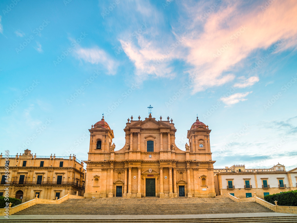 Naklejka premium Sunrise at St Nicholas Cathedral (Noto Cathedral, Cattedrale di Noto) in Noto, Sicily, Italy, Europe