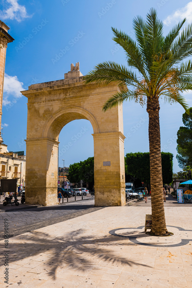 Noto City Gate (Porta Reale Ferdinandea), Noto, Sicily, Italy, Europe