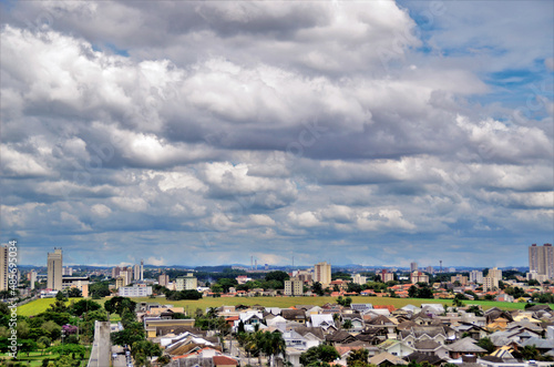 As nuvens passando pela zona sul de São José dos Campos