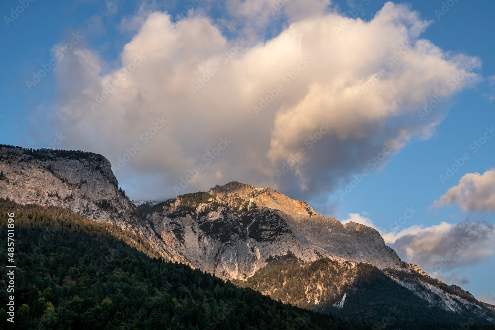 Berg mit Wolken Berg mit Wolken