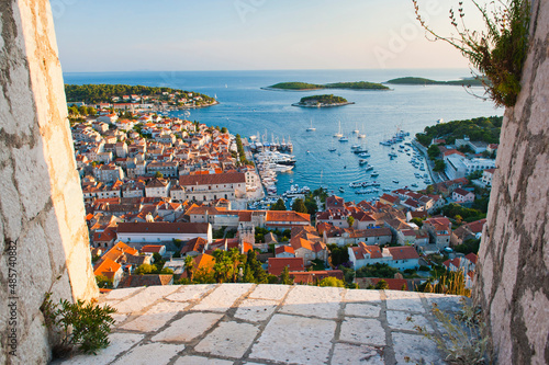 Φωτογραφία Panoramic photo of Hvar Town at sunset taken from the Spanish Fort (Tvrdava Span