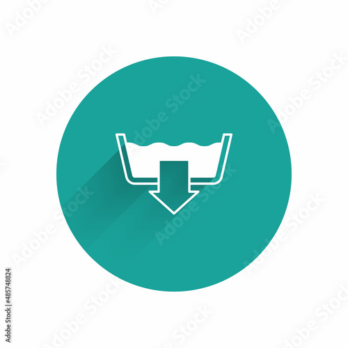 White Washing modes icon isolated with long shadow background. Temperature wash. Green circle button. Vector