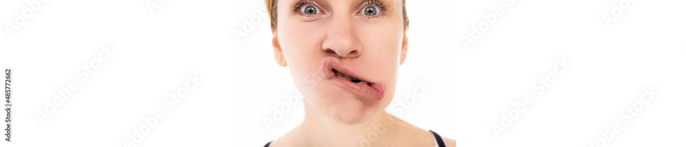 Obraz premium close-up portrait of a middle-aged woman with a grimace on her face