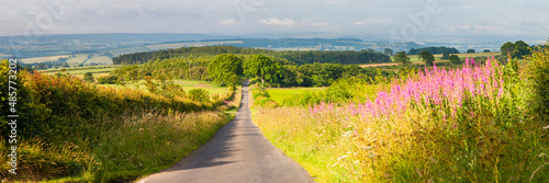 Foto Country road in Northumberland National Park, near Hexham, England, United Kingd