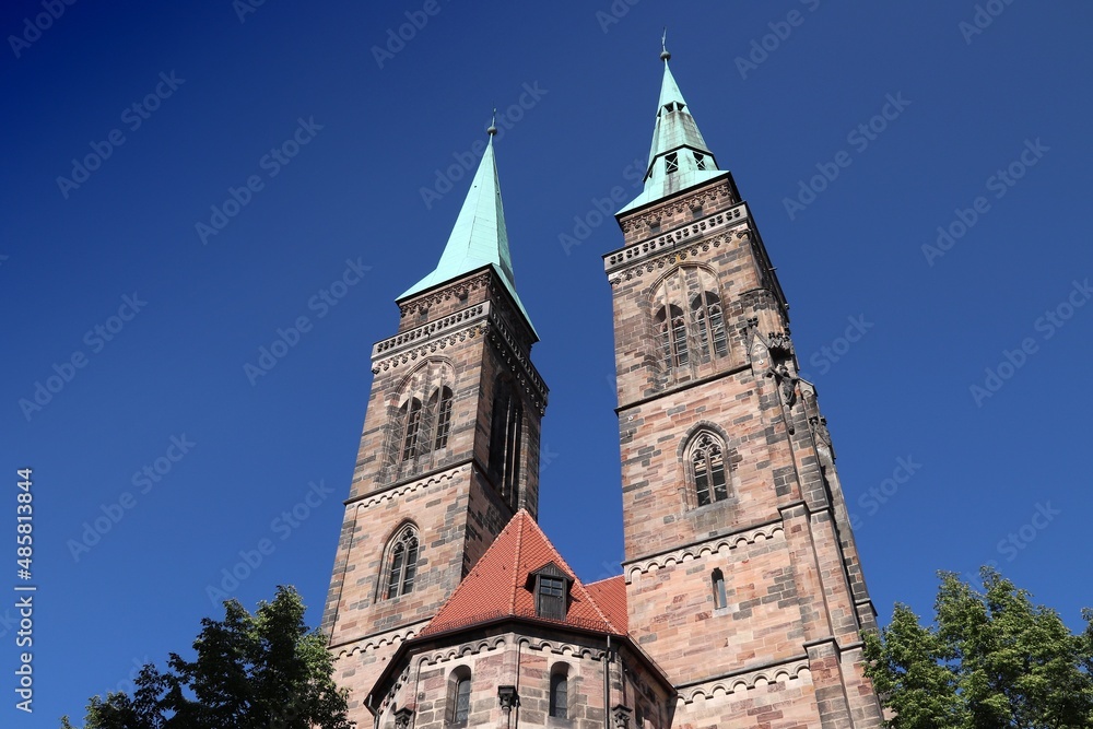 Fototapeta premium Gothic architecture in Nuremberg - Sebalduskirche