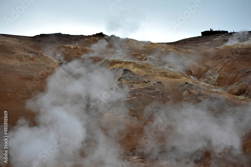 Hverarönd (Hverir) - Feld heisser Quellen und Schlote  im  Krafla-Vulkangebiet am See Myvaten © Tobias Seeliger