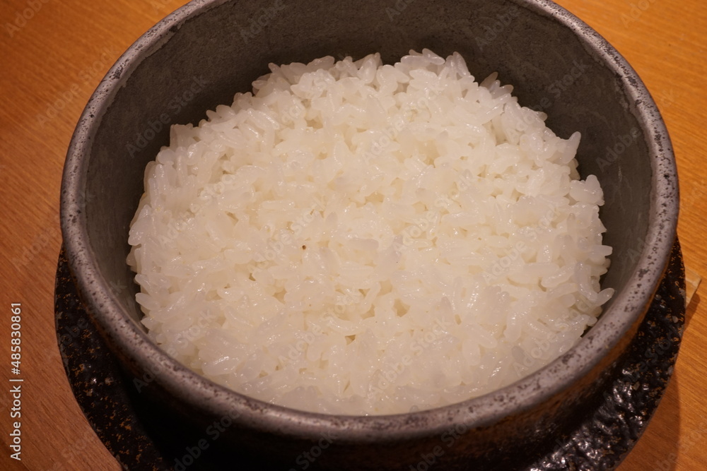Japanese Rice into hagama cast iron rice cooker - お米 お釜
Japanese Rice into hagama cast iron rice cooker - お米 お釜