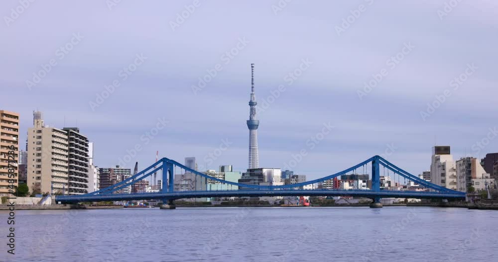 東京の川を航行する船から見る風景 東京の川を航行する船から見る風景