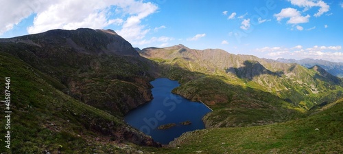 Fototapeta Naklejka Na Ścianę i Meble -  Vall del Riu Lake (Andorra)