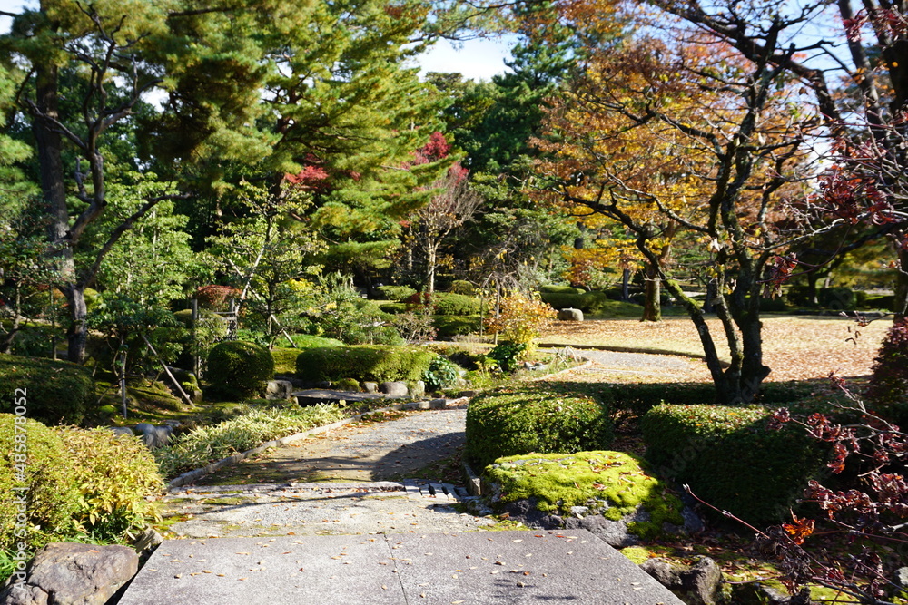 Beautiful fall colors at Japan's most celebrated landscape garden, Kenroku-en