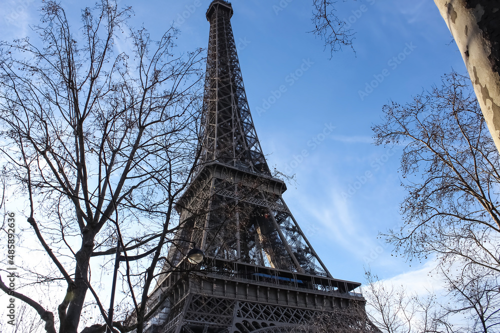 Eiffel Tower Tour Paris, France Skyline