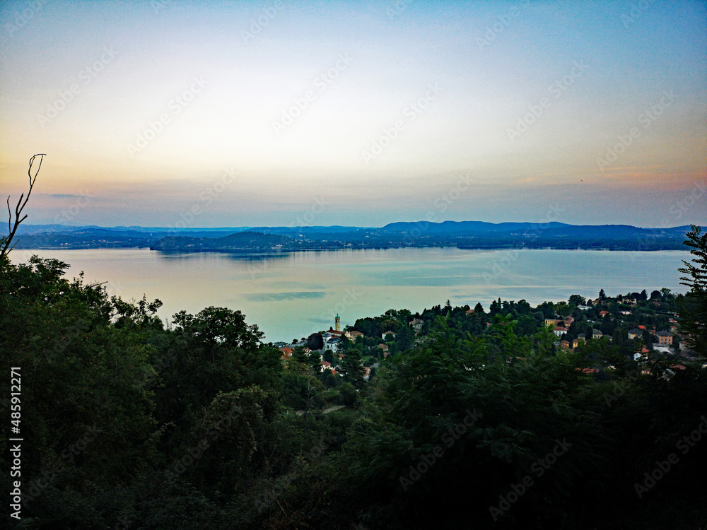 Blick auf den Lago Maggiore bei Lesa