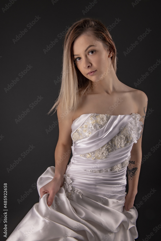 Fototapeta premium Sexy Bride Back Wedding Dress.