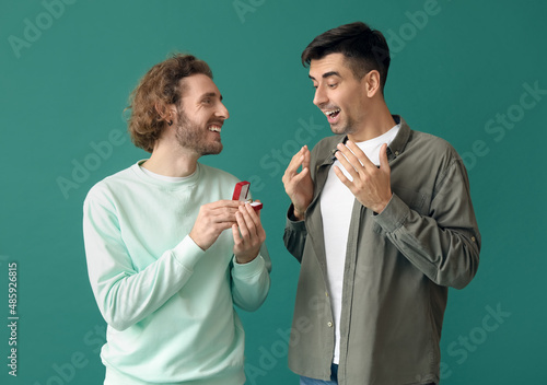 Young gay proposing to his ...